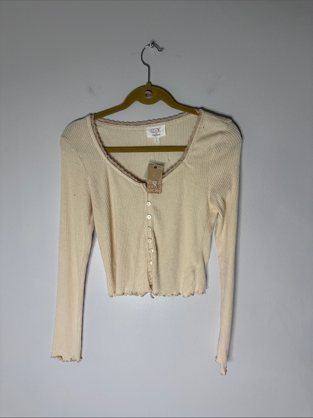 Cozie Cream Ribbed Button-Front Long Sleeve Top Medium NEW!